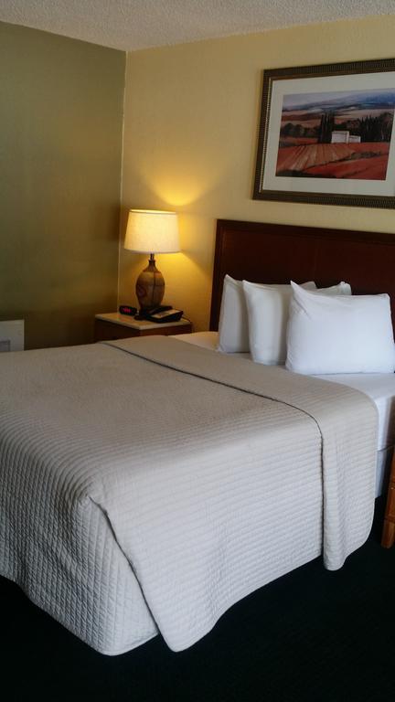 Days Inn By Wyndham Cocoa Cruiseport West At I-95/524 Dış mekan fotoğraf