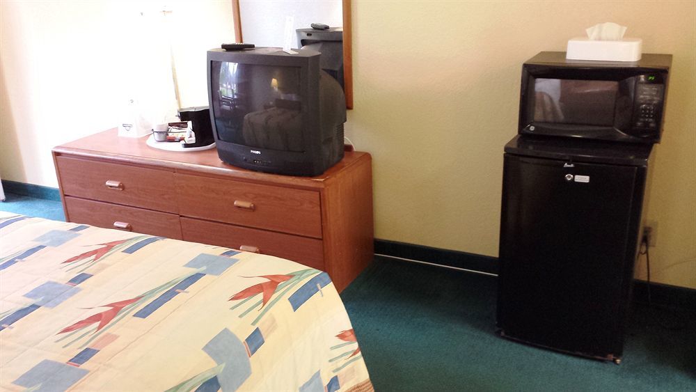 Days Inn By Wyndham Cocoa Cruiseport West At I-95/524 Dış mekan fotoğraf